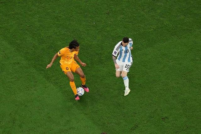 阿根廷力克日本，梅西点燃赛场